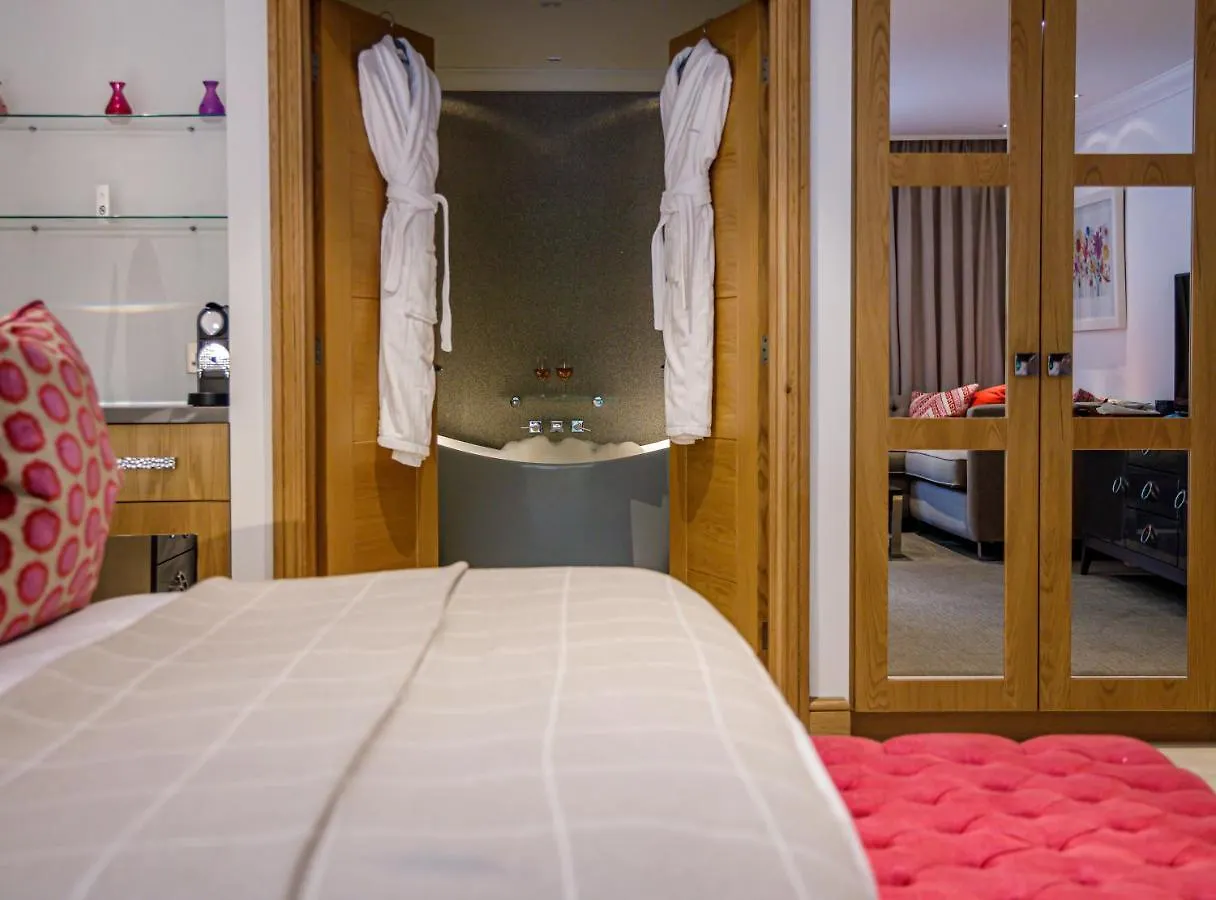 Alexander House Hotel & Utopia Spa Turners Hill 5*,